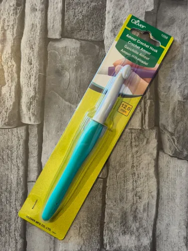 12.00mm Clover Amour Crochet Hook